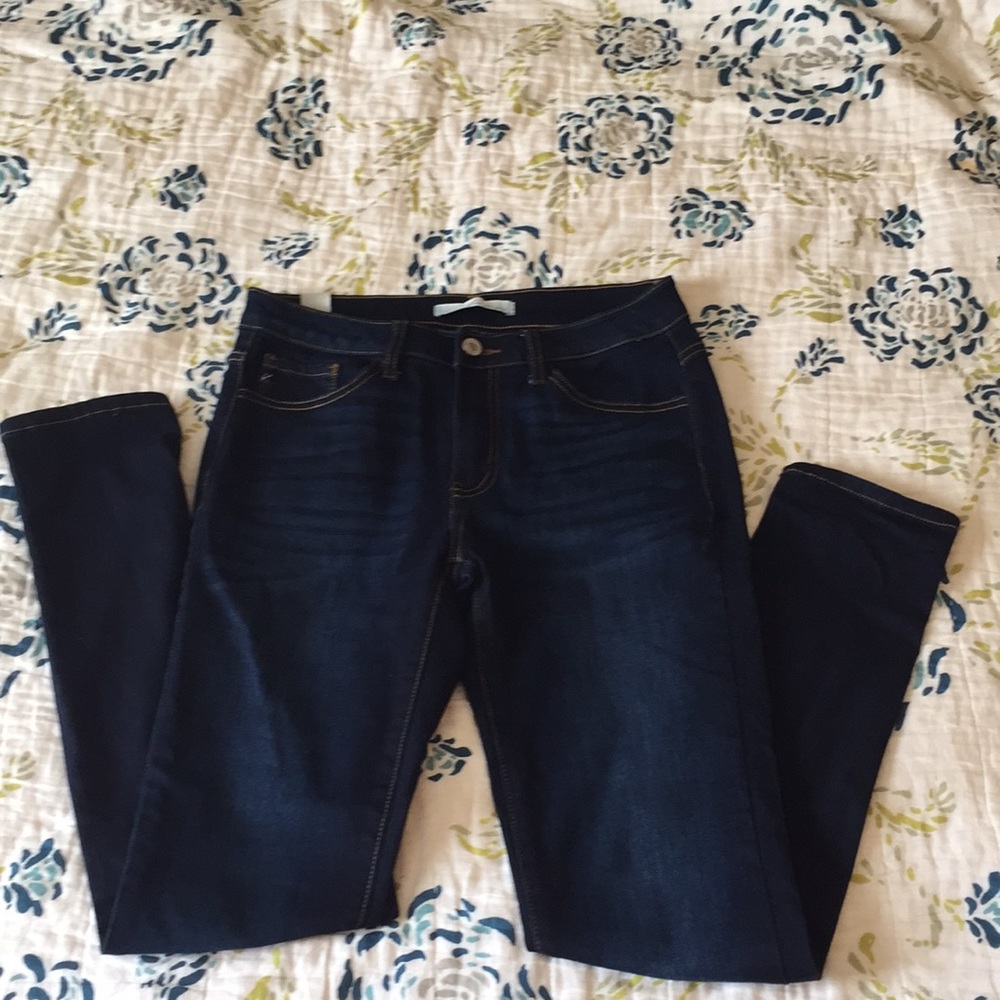 Like New KanCan Dark Wash Skinny Jeans